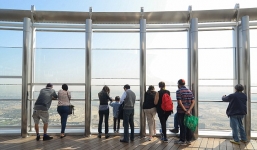 Thất tình, người phụ nữ nhảy lầu tự tử từ tòa nhà cao nhất thế giới