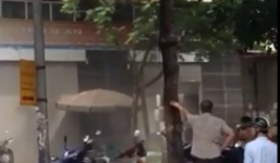 Cận cảnh vụ cháy kho thuốc Tây trên đường Mễ Trì