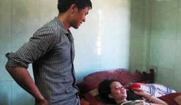 Quảng Bình: Bà mẹ mang thai tự nhiên 4 em bé hiếm gặp