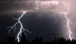 3 thanh niên bị sét đánh khi đang câu cá, một người chết