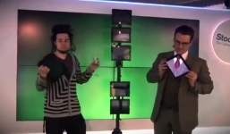 Màn biểu diễn 'ảo tung chảo' với 7 chiếc iPad