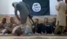 IS giẫm đạp dã man thành viên hút thuốc lá