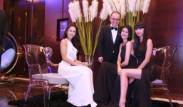 Đại gia được nhiều người đẹp Việt vây quanh giàu cỡ nào?