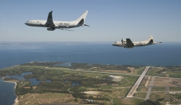 Mỹ cam kết tiếp tục tuần tra Biển Đông, bất chấp Trung Quốc xua đuổi