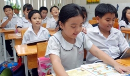 Bộ Giáo dục không thể 'đẽo cày giữa đường'!