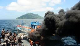 Trung Quốc lên tiếng vụ Indonesia đánh chìm tàu cá