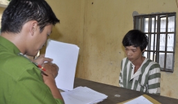 Bé gái bị trai lạ vào nhà cưỡng hiếp không dám đến trường