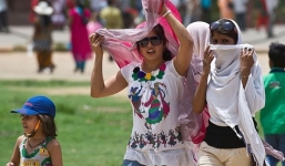 Video: Nắng nóng kinh hoàng khiến 30 người tử vong trong 2 ngày