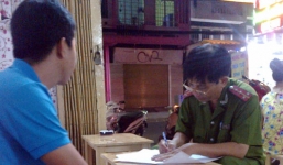 Đánh vợ dã man giữa đường mặc cho con nhỏ khóc thảm thiết