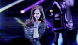 Ngọc Trinh, dàn chân dài Venus lộng lẫy trong phần mở màn Đêm hội chân dài