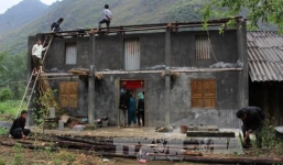 Sập nhà khi đang cho con bú: con 8 tháng tuổi chết thảm, mẹ thương nặng