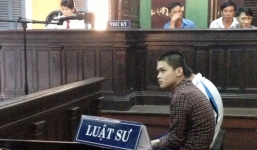 Thấy cô gái say xỉn hai thanh niên đưa vào nhà nghỉ thay nhau hãm hiếp