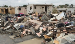 Video: Lốc xoáy lịch sử khiến 13 người thiệt mạng tại biên giới Mỹ - Mexico