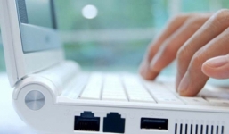 Cô gái lấy máy tính của người yêu để xóa “ảnh nóng” sẽ bị phạm tội gì?