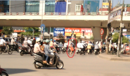 Mẹ bắt con bỏ học đi ăn xin lấy tiền nuôi... chồng hờ?