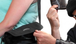 Dụ gái một con vào khách sạn, gã thợ xây “cuỗm” sạch tài sản