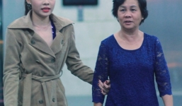 Giang Hồng Ngọc được mẹ tháp tùng ra Hà Nội đi sự kiện