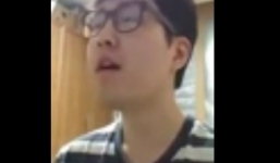 Video: Chàng trai Hàn Quốc ngọng líu ngọng lô cover 'Yêu lại từ đầu'