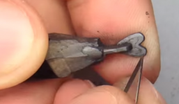 'Quái kiệt' khắc ngòi bút chì hút hơn một triệu lượt xem