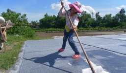 Cận cảnh cuộc sống tại 'chảo lửa' miền Trung có nơi 41 độ C