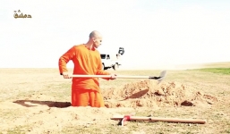 Video: IS bắt tù nhân tự đào mộ chôn mình trước khi bị hành quyết