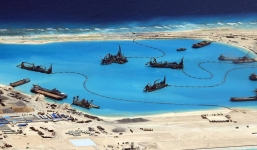 Mỹ chụp được ảnh vũ khí Trung Quốc trên đảo nhân tạo ở Biển Đông