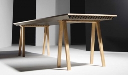 Soi chiếc bàn điều hòa không cần điện