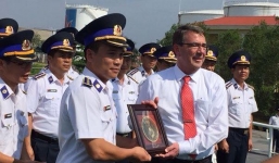 Bộ trưởng quốc phòng Mỹ Ashton Carter đã đến Việt Nam