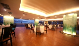 Khách sạn đại gia mua dâm 14.000 đô xa hoa cỡ nào?