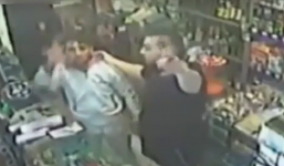 Tên cướp ngớ ngẩn nhất thế giới, chào camera an ninh