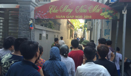 Hà Nội: Cô gái nằm chết trên giường, bạn trai nhảy từ tầng 5 nhà nghỉ tự tử