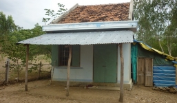 Người đàn ông 'mồ côi' vợ bỗng thành 'chồng' của chị dâu