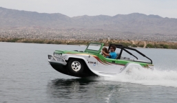 Độc đáo ô tô chạy dưới nước nhanh nhất thế giới