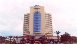 Đại gia miền núi và con rể thâu tóm khách sạn 50 tỉ tại Nghệ An