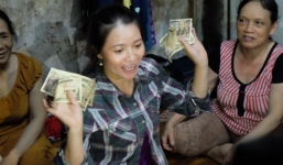 Vừa mang tiền về, “tỉ phú ve chai” đã phải đi trốn