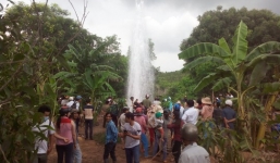 'Giải mã' giếng nước tự phun trào cao 20m