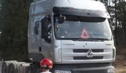 Hốt hoảng phát hiện thi thể người đàn ông trong xe đầu kéo