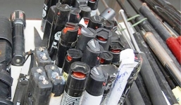 Video: Bắt lô dùi cui điện “khủng” ngay trong đêm