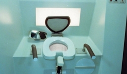 Tái chế nước tiểu và mồ hôi thành nước uống trên Trạm không gian ISS