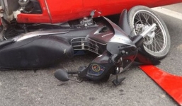 Tông trực diện xe khách, hai nữ sinh thiệt mạng