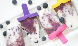 Cách làm kem que việt quất đơn giản và hấp dẫn ngay tại nhà