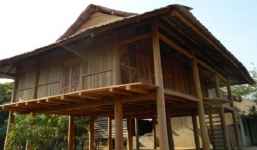 Mối tình vụng trộm của người phụ nữ đã có chồng và trai tân