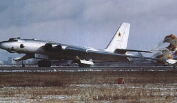 'Pháo đài bay' huyền thoại Liên Xô có sức mạnh ngang cơ B-52 Mỹ