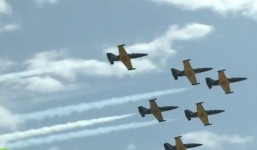 Video: Thót tim xem máy bay Nga nhào lộn trên không