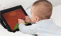 IPhone, iPad khiến trẻ lệch lạc nhân cách?