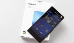 Đập hộp Sony Xperia M4 Aqua chống nước vừa lên kệ tại Việt Nam