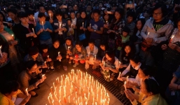 Thuyền trưởng tàu Trung Quốc bị lật lên tiếng