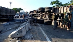 Xe tải gây tai nạn liên hoàn, 4 người thương vong