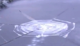 Điều gì sẽ xảy ra nếu bạn phóng tên lửa dưới nước đóng băng?