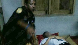 Vừa sạc điện thoại vừa đeo tai nghe, một nam sinh chết thảm